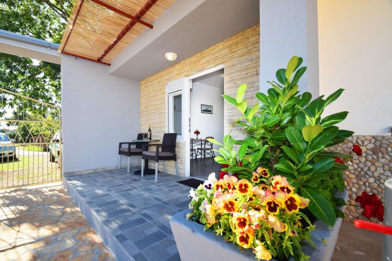 Holiday Home Zeljko,Marija & Jakov Starigrad Paklenica Exteriér fotografie