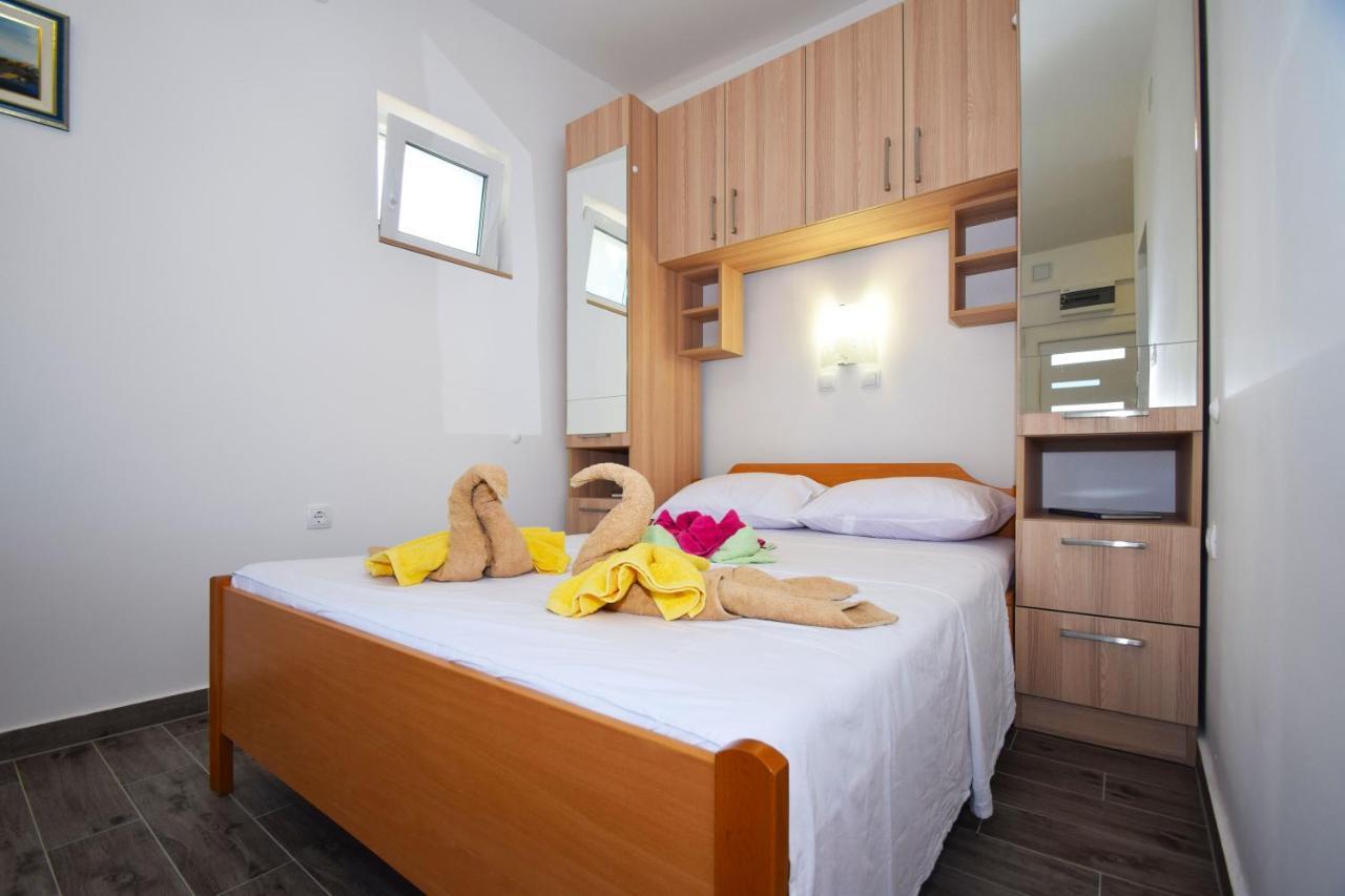 Holiday Home Zeljko,Marija & Jakov Starigrad Paklenica Exteriér fotografie