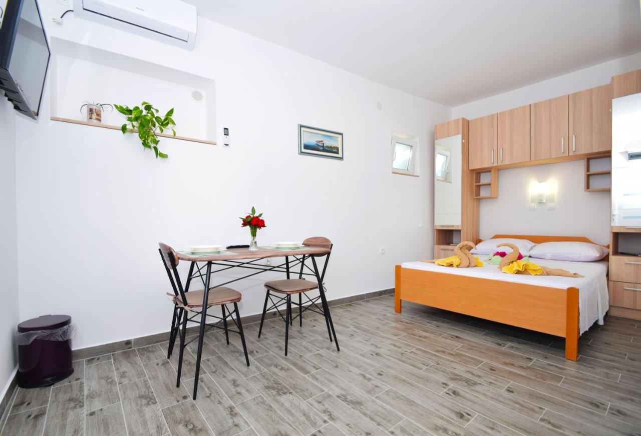 Holiday Home Zeljko,Marija & Jakov Starigrad Paklenica Exteriér fotografie